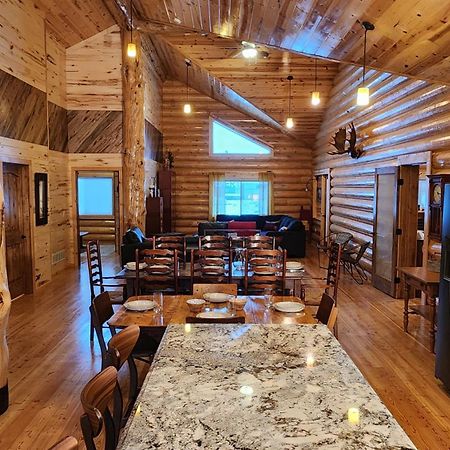 Beargrass Lodging & Rv Resort Hungry Horse Eksteriør billede