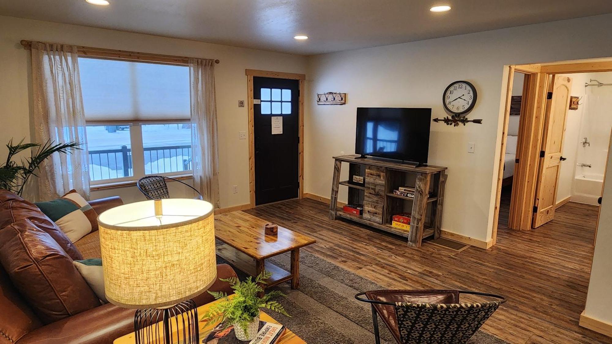 Beargrass Lodging & Rv Resort Hungry Horse Eksteriør billede