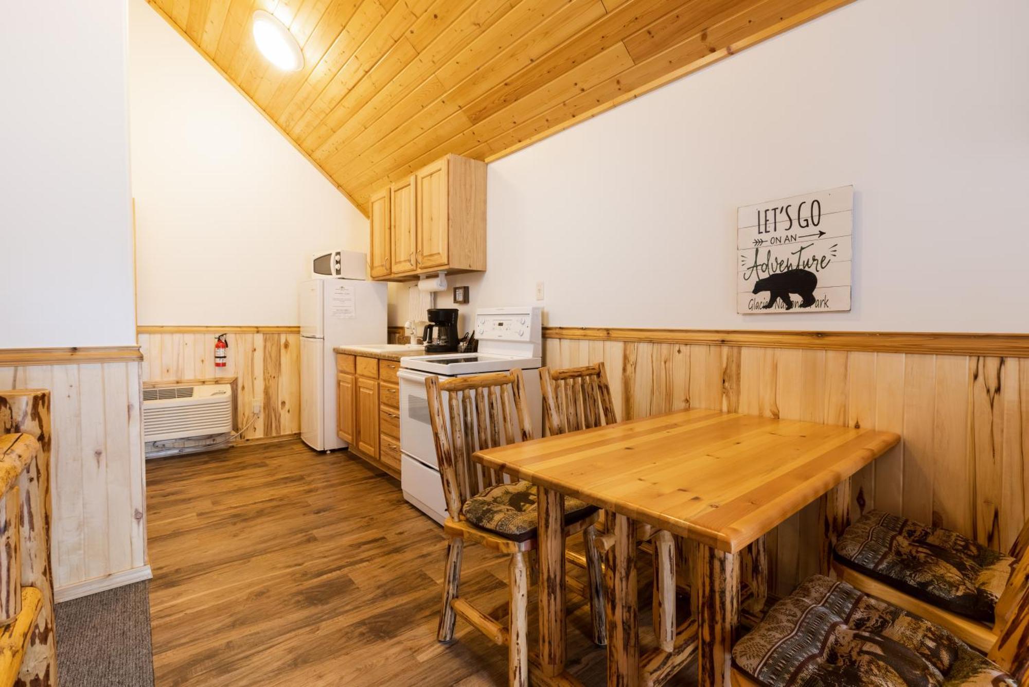 Beargrass Lodging & Rv Resort Hungry Horse Eksteriør billede